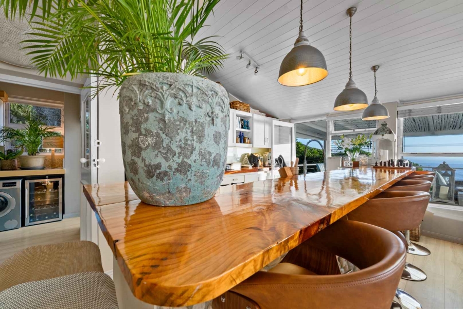 6 Bedroom Property for Sale in Llandudno Western Cape